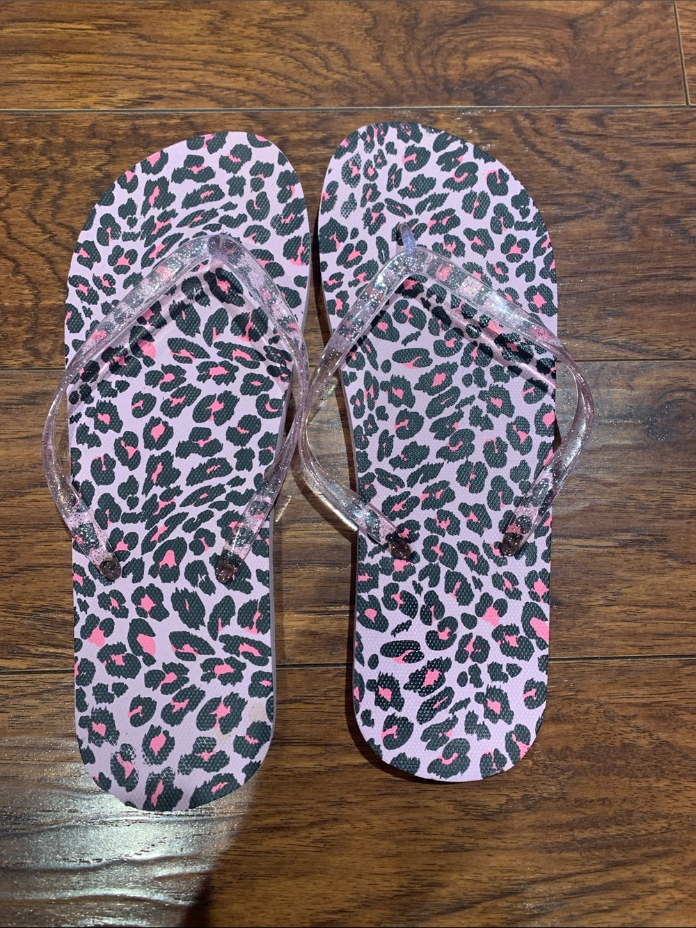 Glitter leopard flip flops